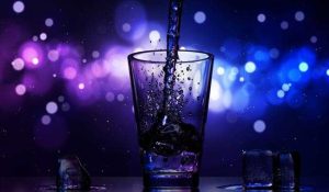 Alcol abusarne porta persino alla demenza precocemente