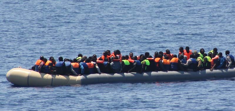 Ocean Viking i 180 migranti andranno in quarantena sulla Moby Zaza