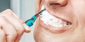 Le regole da seguire per utilizzare meglio il tuo spazzolino da denti