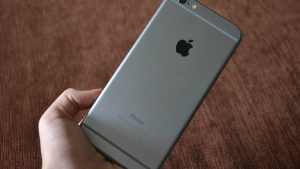 Apple iPhone sul mercato per altri 10 anni poi sparira