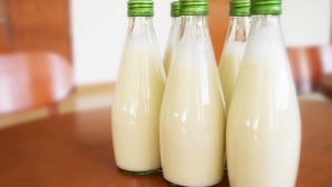 Intolleranza al lattosio perche non scegliere il latte di mandorla