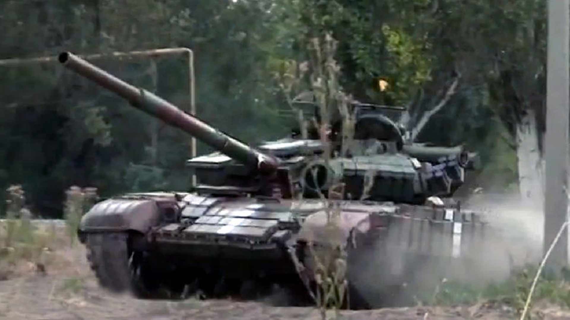 Morto uomo di Putin carri armati russi in un imboscata