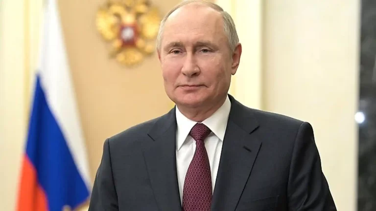 Putin avvisa: La marina russa avrà missili ipersonici