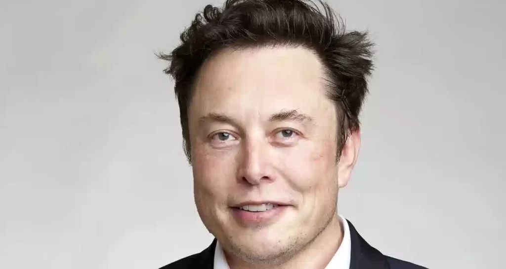 ex fidanzata di Elon Musk mette a asta i suoi averi
