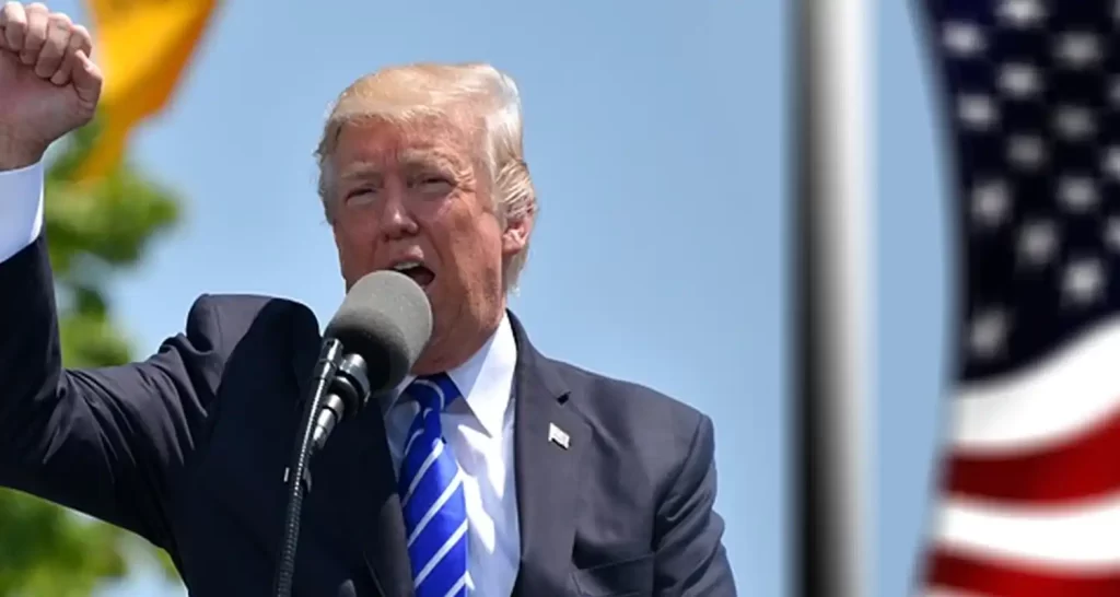 Elon Musk riattiva il profilo Twitter di Donald Trump