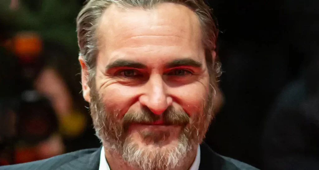 Joker 2 le immagini di Joaquin Phoenix sono inquietanti