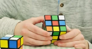 Come risolvere il cubo di Rubik guida completa per principianti