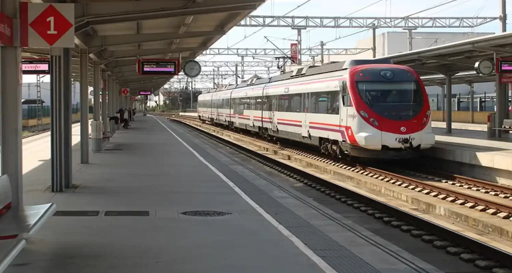 Scandalo in Spagna nuovi treni troppo larghi per i tunnel