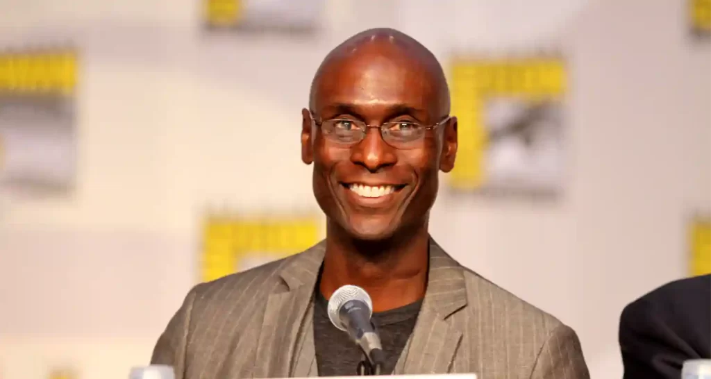 Lance Reddick una cardiopatia ischemica la causa della morte