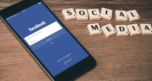 Facebook Invio automatico di richieste di amicizia causa imbarazzo e reazioni contrastanti tra gli utenti