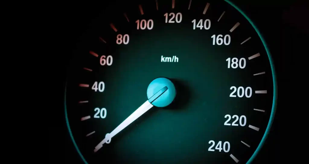 La differenza tra controllo elettronico della velocita in modalita dinamica e statica