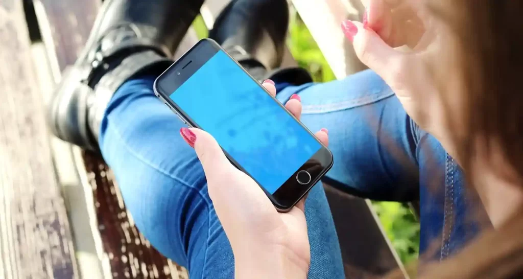 Mezzo mondo ha uno smartphone ma molti non utilizzano la connessione internet