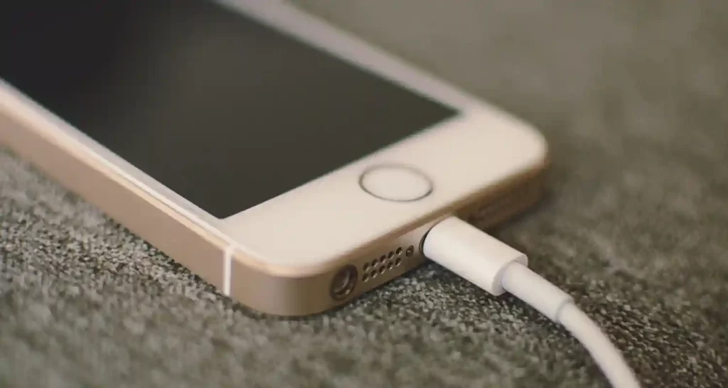 Gli errori da evitare quando lo smartphone in carica
