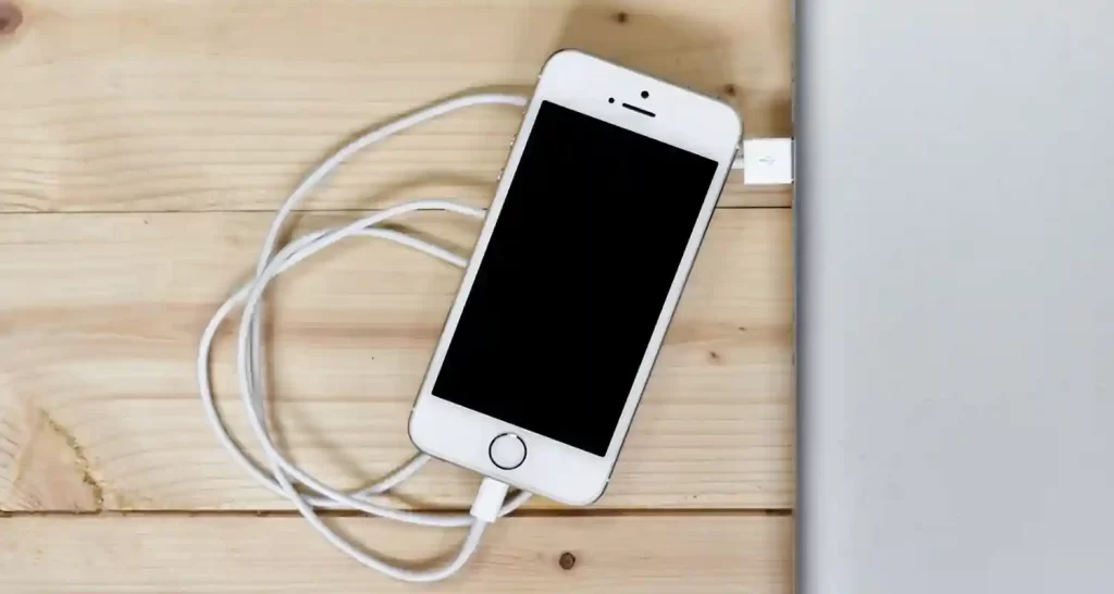 Come deve essere caricato il cellulare per durare piu a lungo