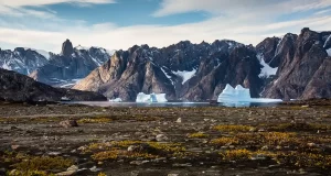 La Groenlandia si sta letteralmente sollevando da oceano