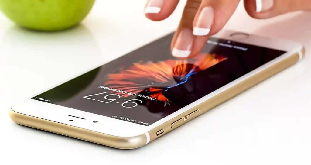 Le app che dovresti immediatamente disinstallare dal tuo cellulare