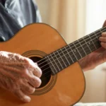 Suonare uno strumento ringiovanisce il cervello: la scoperta che sta rivoluzionando il concetto di benessere mentale