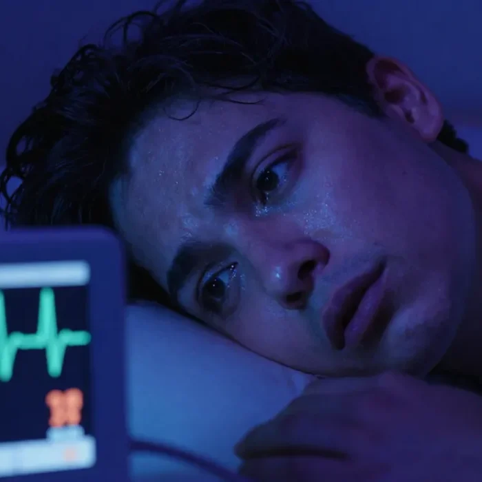 Apnea notturna, l’allarme degli esperti: “Non è solo russare, ecco perché rischi cuore e mente”