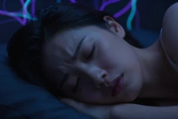 Il tuo cervello ti avverte prima della malattia: come i sogni anticipano i sintomi