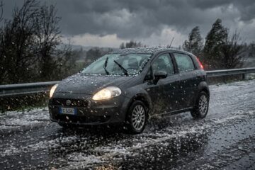 Danni da grandine all’auto: come funziona il rimborso e cosa devi fare subito