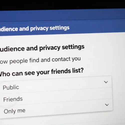 Come nascondere gli amici su Facebook Android