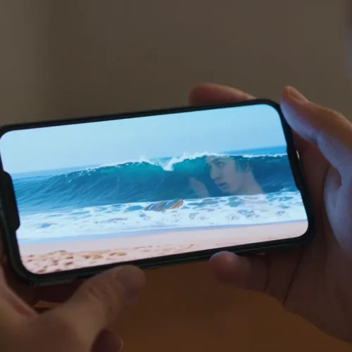 Quella foto non esiste (e il fatto che tu ci abbia creduto cambierà il tuo modo di stare online)